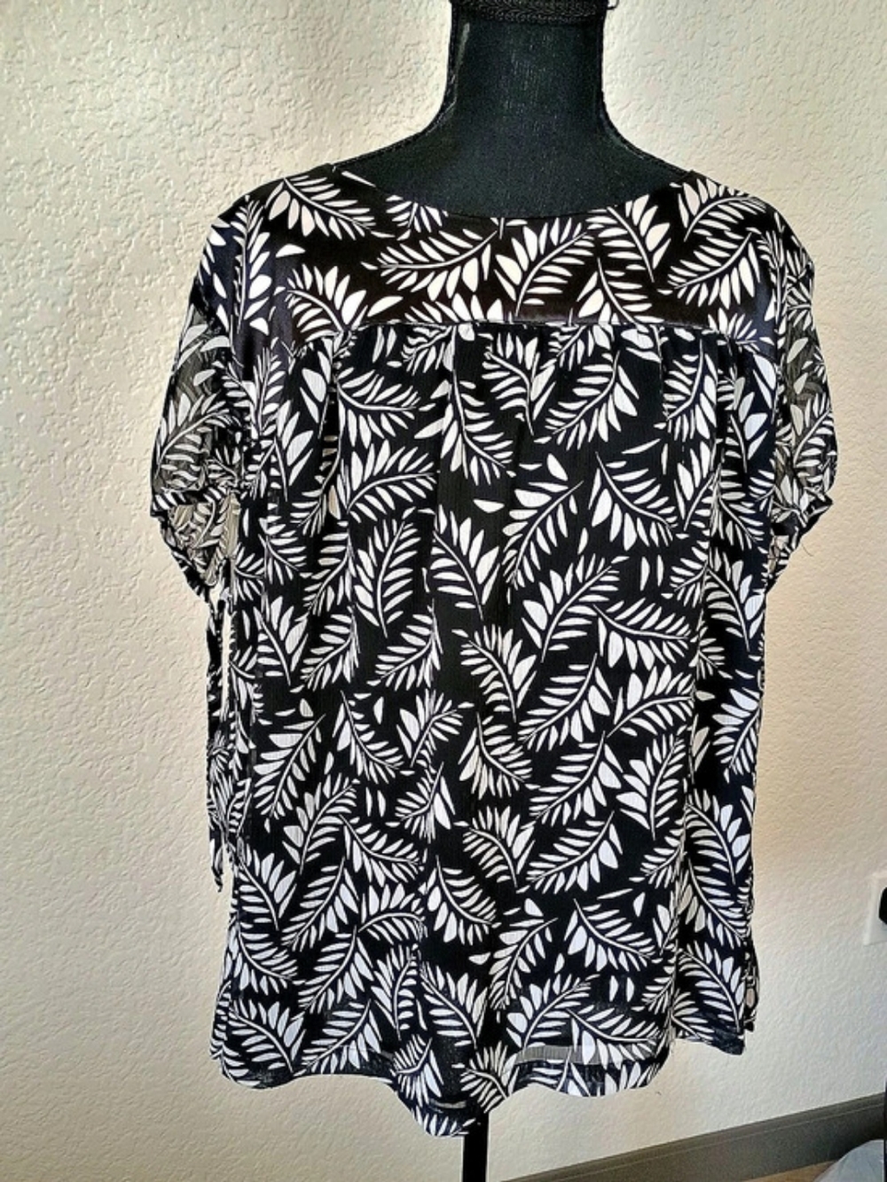 apt 9 Floral Blouse in Black & White Size 2X